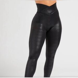 NWOT BuffBunny Viper Leggings